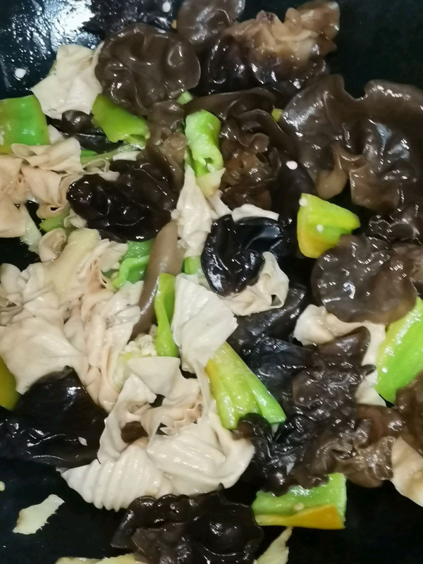 豆腐木耳青椒炒菜的做法