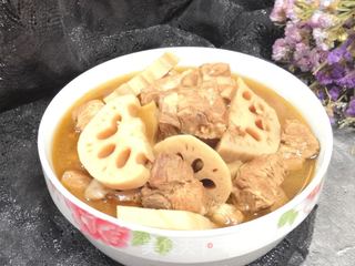 排骨藕红烧的做法