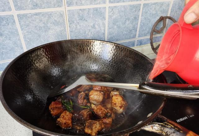 排骨烧肉圆子的做法
