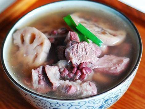 莲藕牛肉烧汤的做法