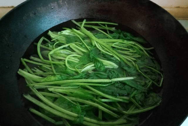 菠菜凉拌鱼的做法