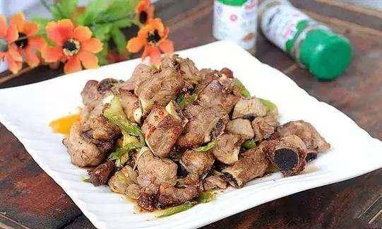 大厨的孜然排骨做法视频