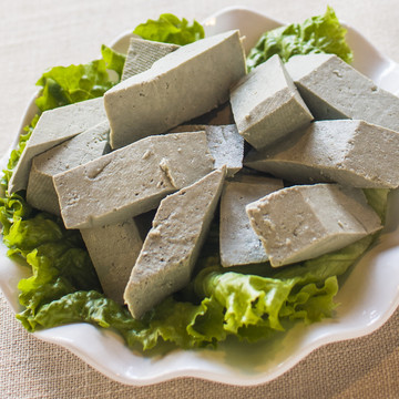 黑豆腐的配比详细做法视频