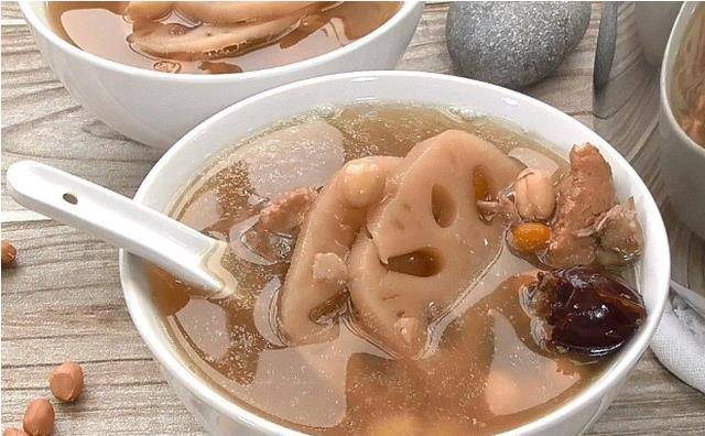 莲藕汤排骨墨鱼汤的做法