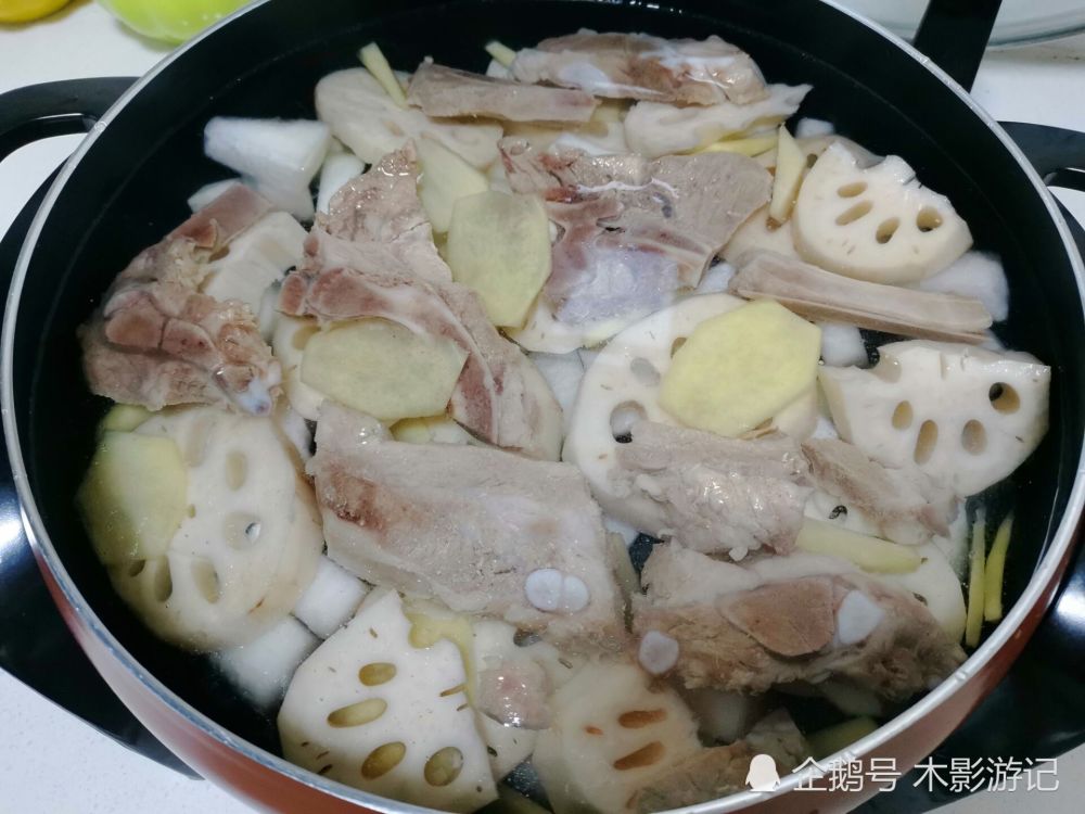 排骨莲藕汤的传统做法