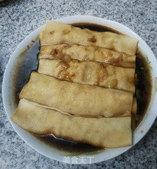 鸡蛋干豆腐卷的做法