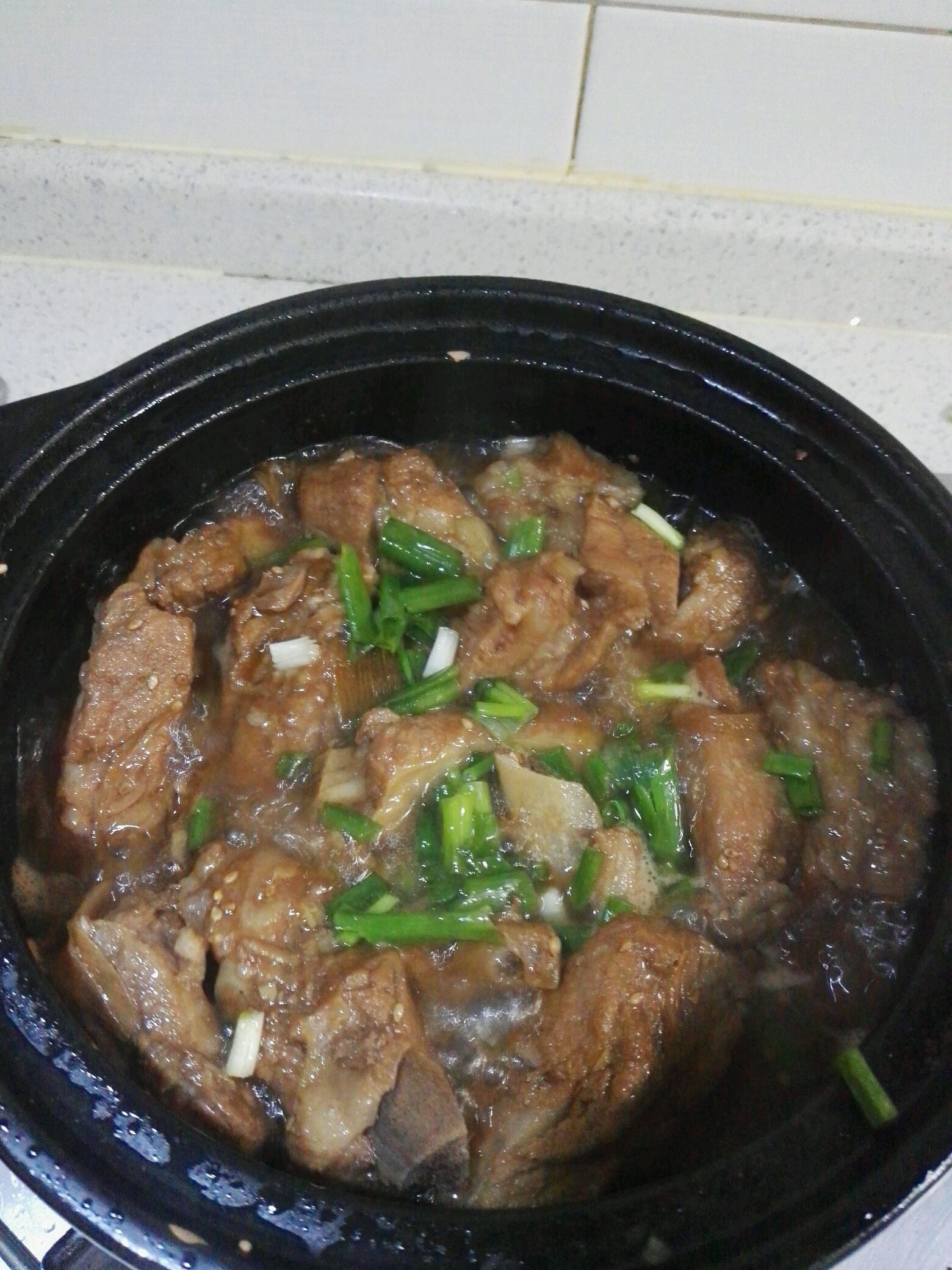 砂锅排骨肉丸子的做法