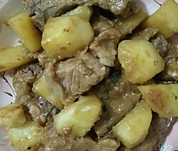 小笨鸡炖排骨土豆的做法