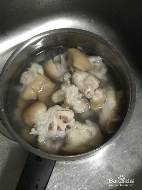 骨折喝猪脚汤的做法