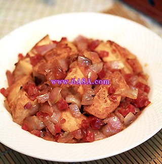 河蚌炒豆腐腊肉的做法