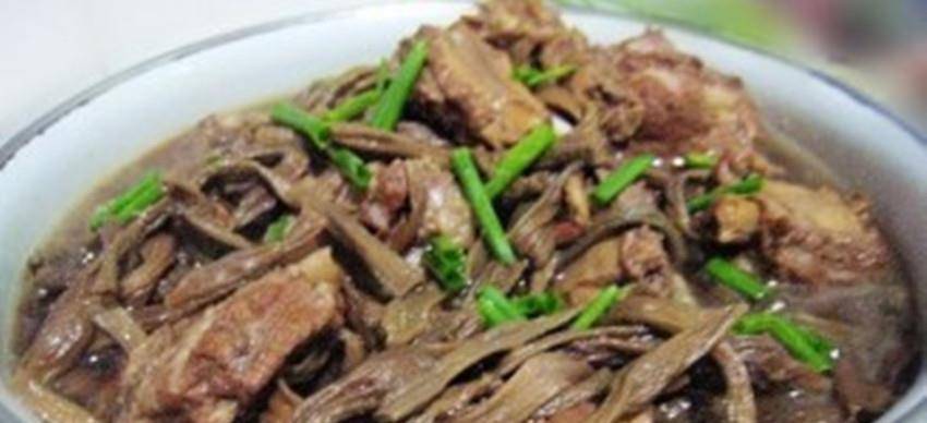 金茅草炖排骨的做法大全