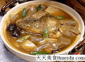 粉皮炖鱼豆腐的做法视频