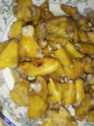霉豆腐焖鸭脚的做法