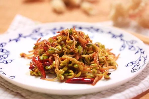 辣椒炒黄豆芽的做法