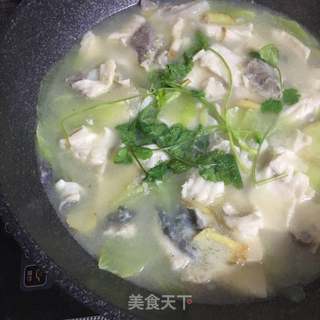 莴笋莲藕煮鱼的做法