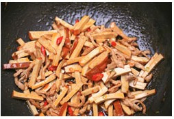 肉丝炒笋丝的做法