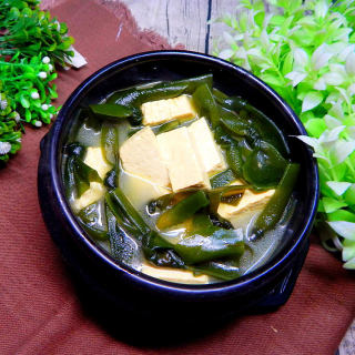 花甲豆腐汤海带的做法