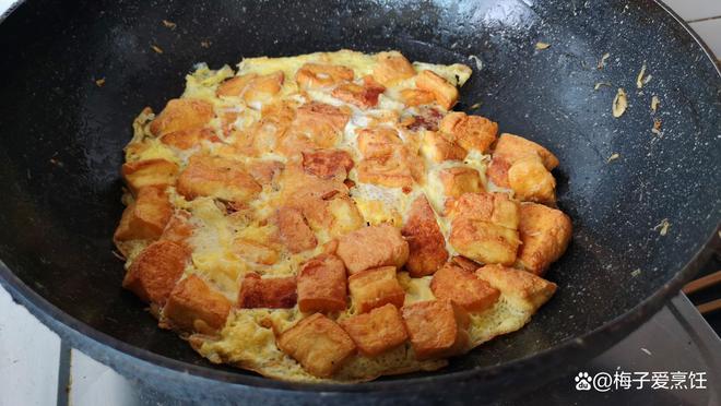 铁锅鸡蛋焗豆腐的做法