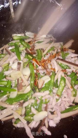 鸡蛋干炒肉的做法