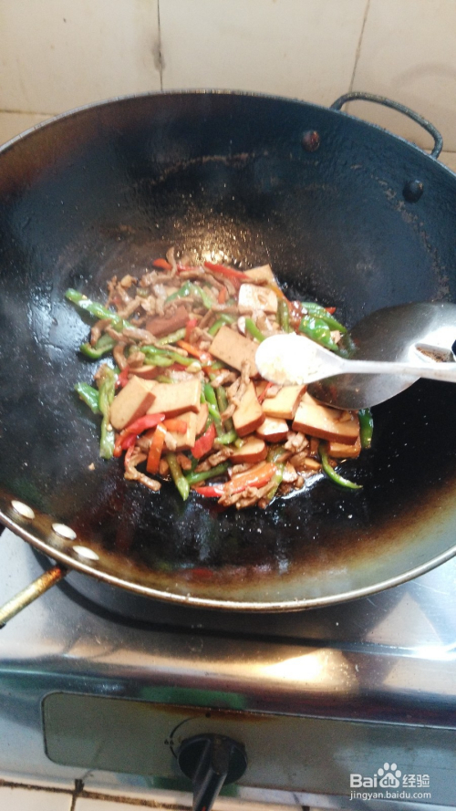 鸡蛋干炒肉的做法