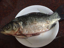 鲫鱼土豆红薯汤的做法