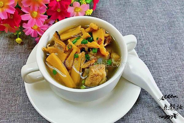 饭店墨鱼炖排骨的做法大全