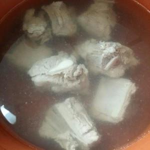 竹荪红烧排骨的做法