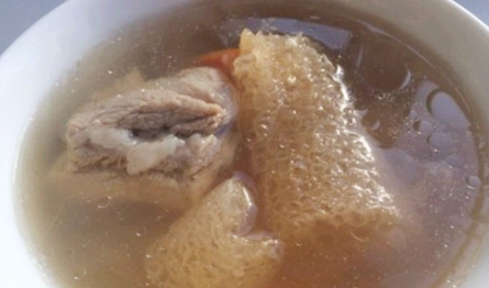 竹荪鲍鱼排骨汤的做法