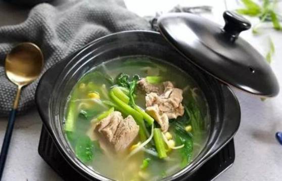 蔬菜美食煲汤的做法