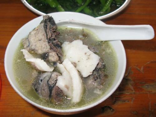 椰子扇骨煲汤的做法