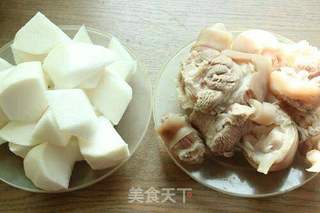 羊蹄萝卜豆腐汤的做法