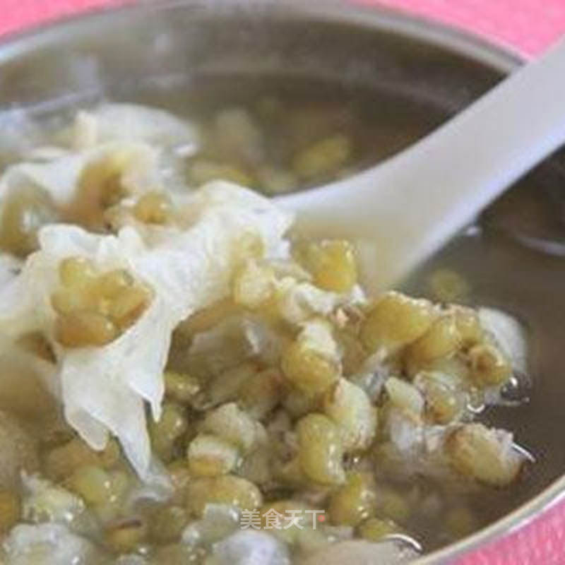 冰冻银耳汤绿豆汤的做法