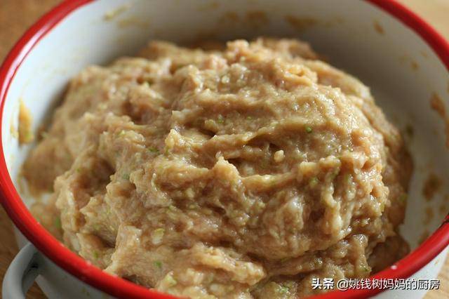 鸡蛋炖肉泥做法