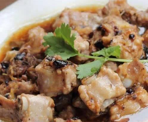 大鲫鱼蒸豆腐的做法
