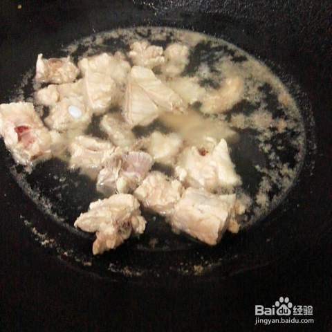 排骨山药焖烧杯的做法