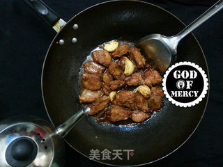 三华李焖排骨的做法
