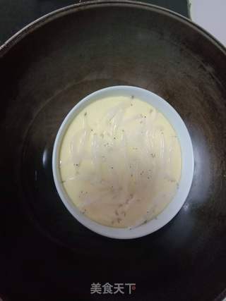 鸡蛋鱼罐头的做法