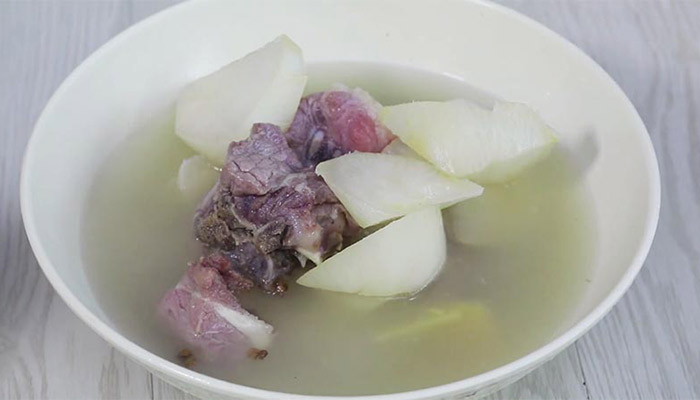 萝卜红萝卜排骨汤的做法