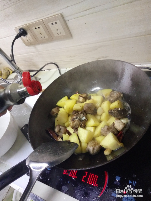 焖香土豆排骨的做法窍门