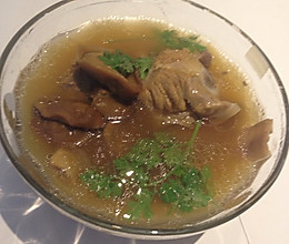 虫草骨汤的做法