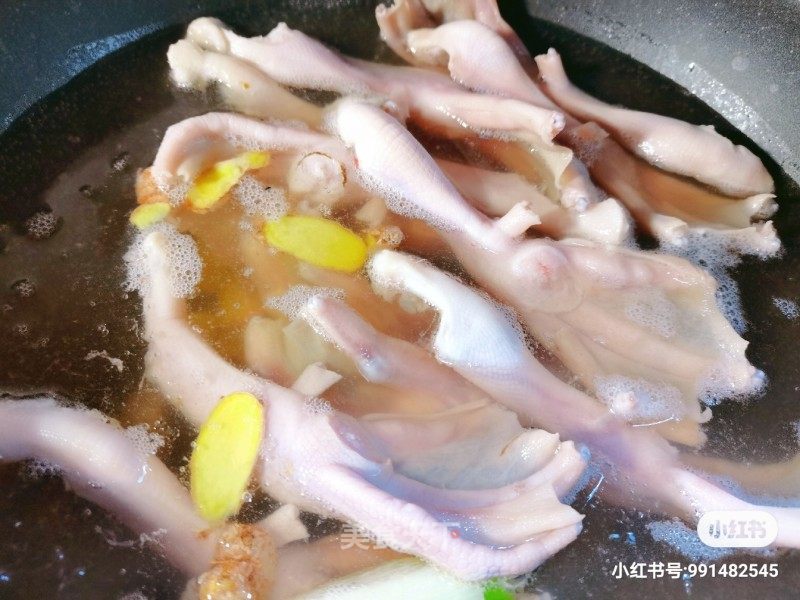 无骨鸭掌的做法