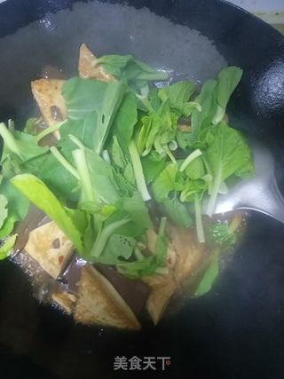 血豆腐炒腊味的做法