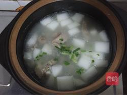 排骨蚕豆萝卜汤的做法