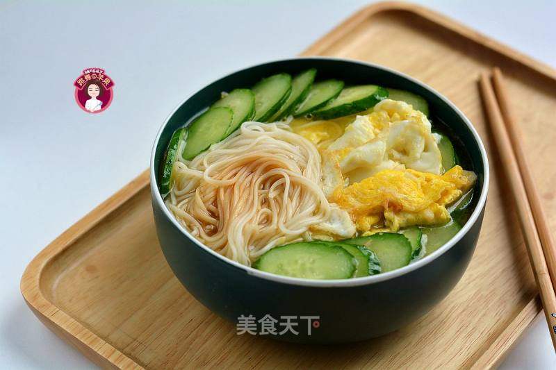 榨菜黄瓜鸡蛋面条的做法