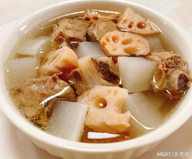 白萝卜莲藕排骨的做法