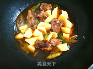 土豆烧排骨的做法和步骤