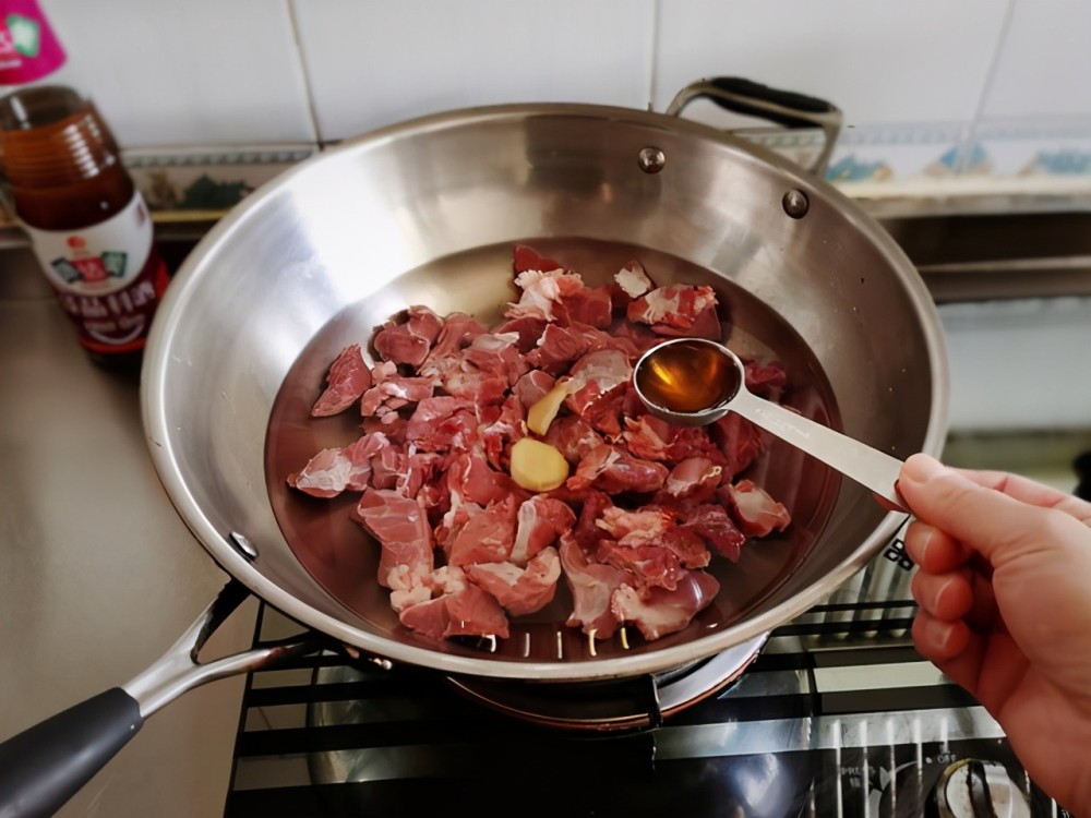 湘味牛肉萝卜汤的做法