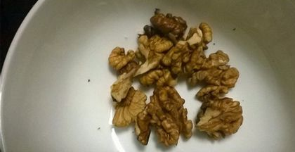 核桃排骨做汤的做法