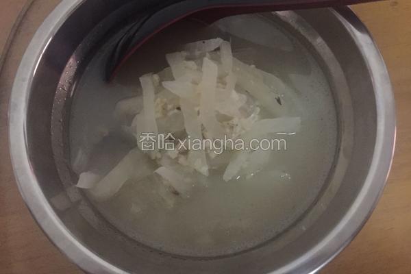 红枣煲秋鱼的做法