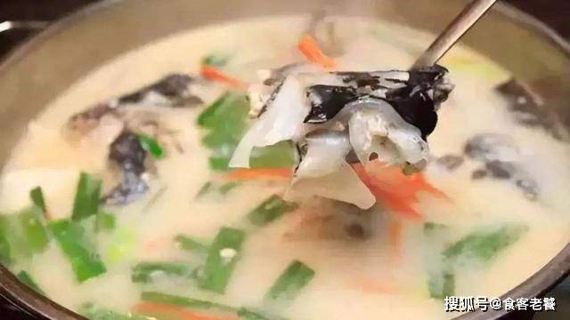 芜湖红汤鱼头的做法